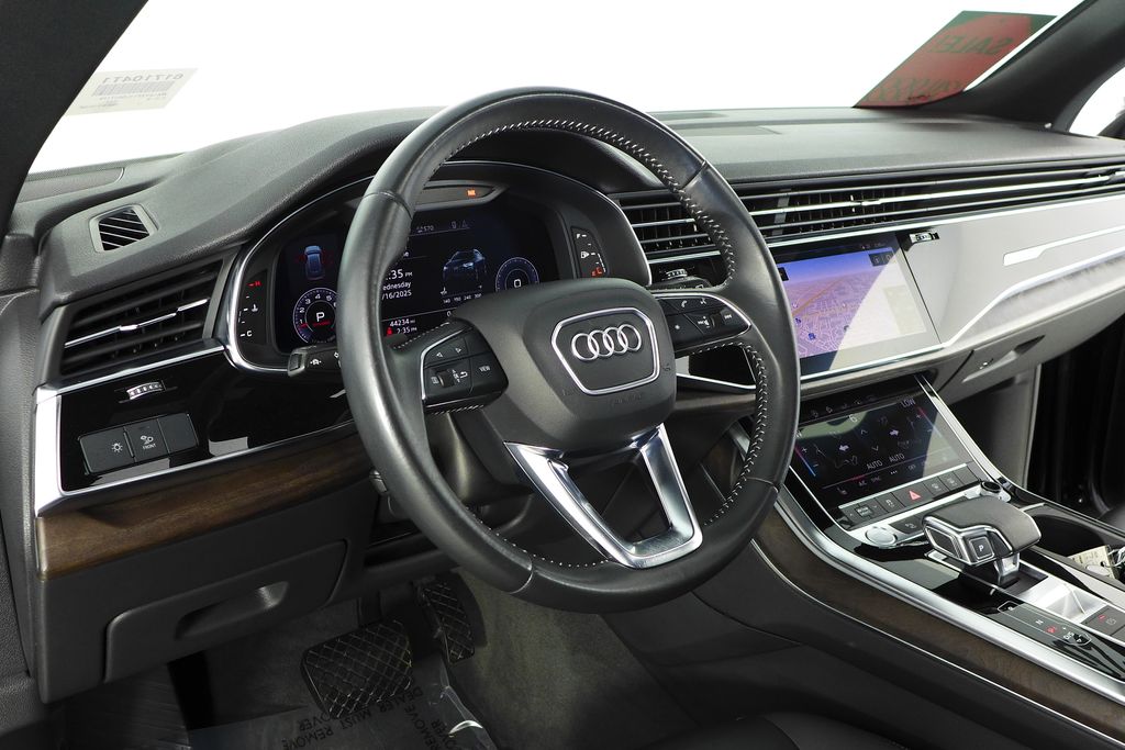 Thumbnail: 2020 Audi Q8 - 31