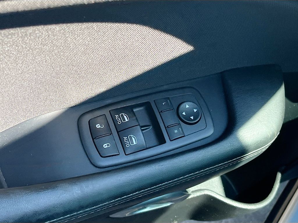 Used 2022 White Dodge R/T Scat Pack image 17