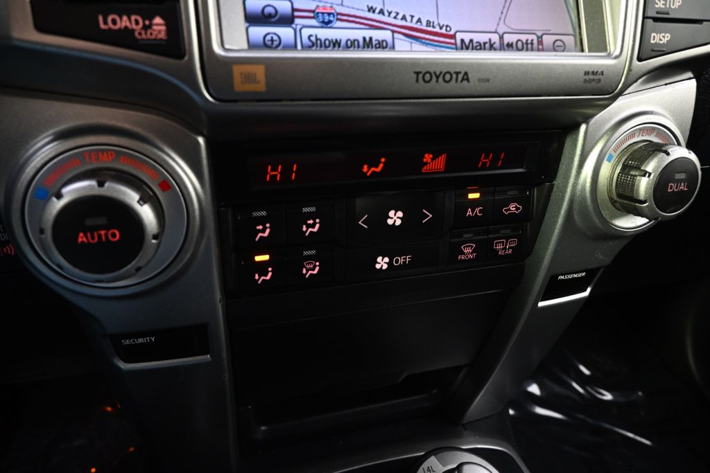 Used 2013  Toyota Limited image 31