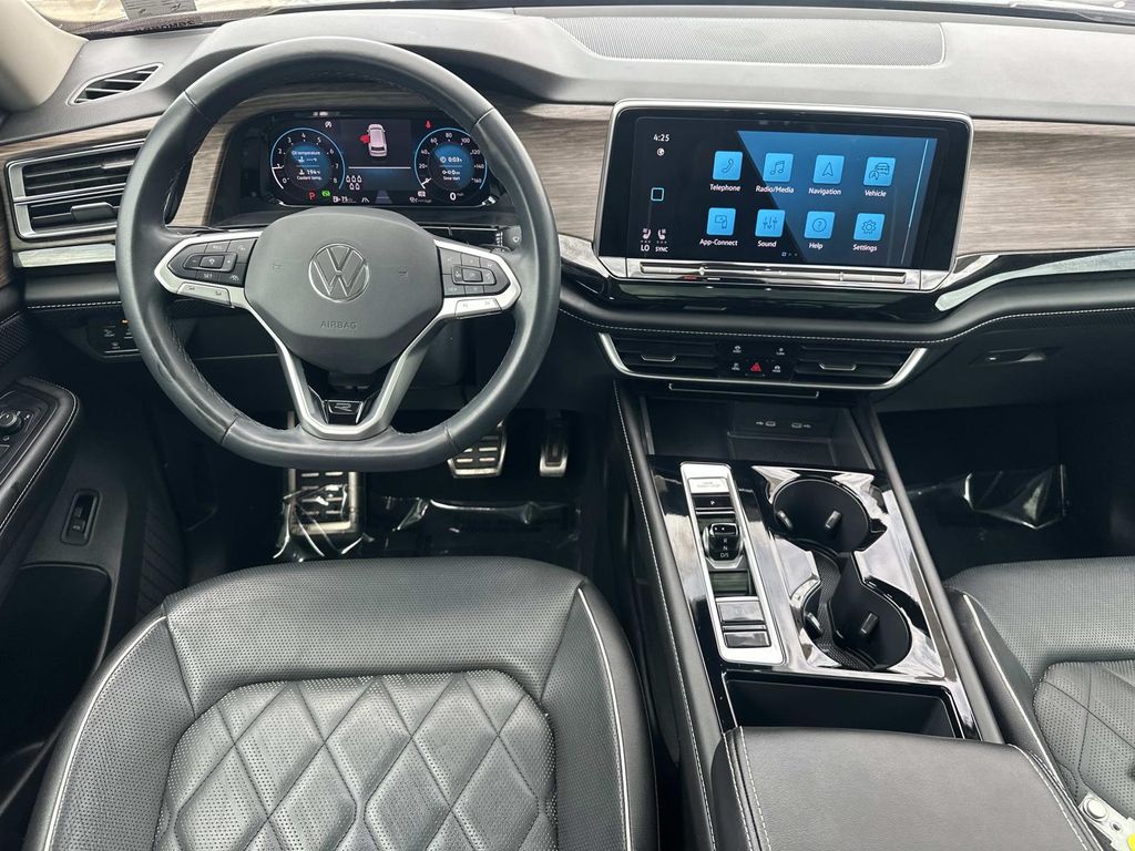 Thumbnail: 2024 Volkswagen Atlas - 17