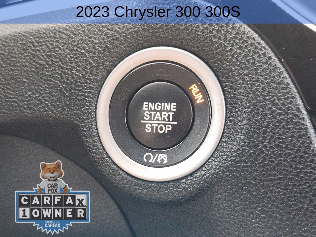 2023 Chrysler 300 S 21