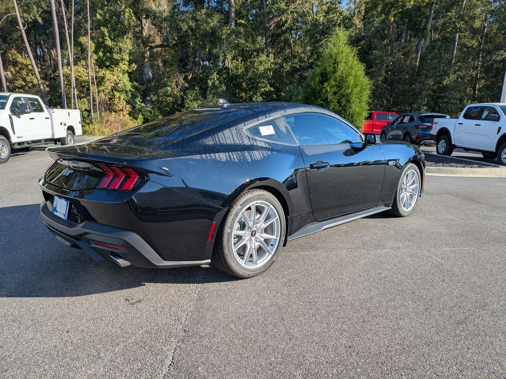 2025 Ford Mustang GT Premium Fastback