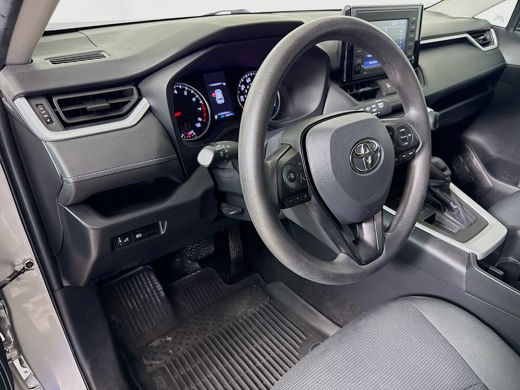 Thumbnail: 2022 Toyota RAV4 - 9