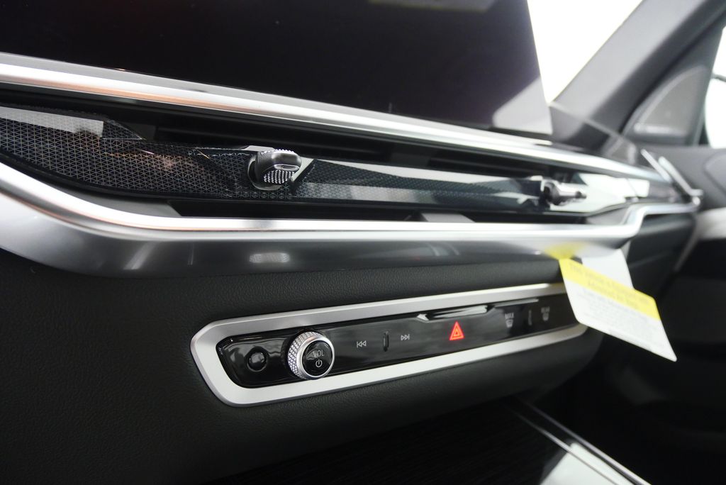 Thumbnail: 2026 BMW X5 - 21