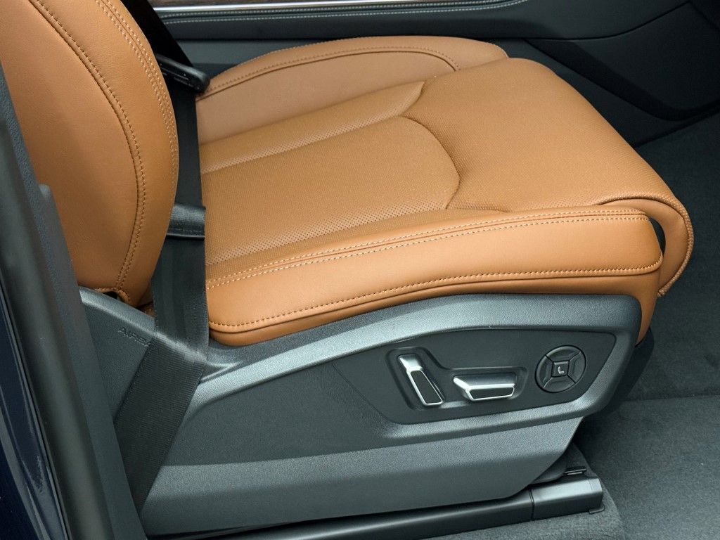 Thumbnail: 2026 Audi Q8 - 11