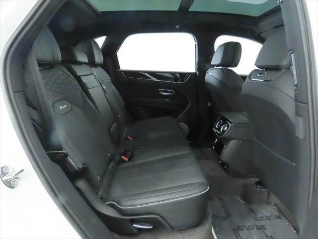 Thumbnail: 2025 Bentley Bentayga - 23