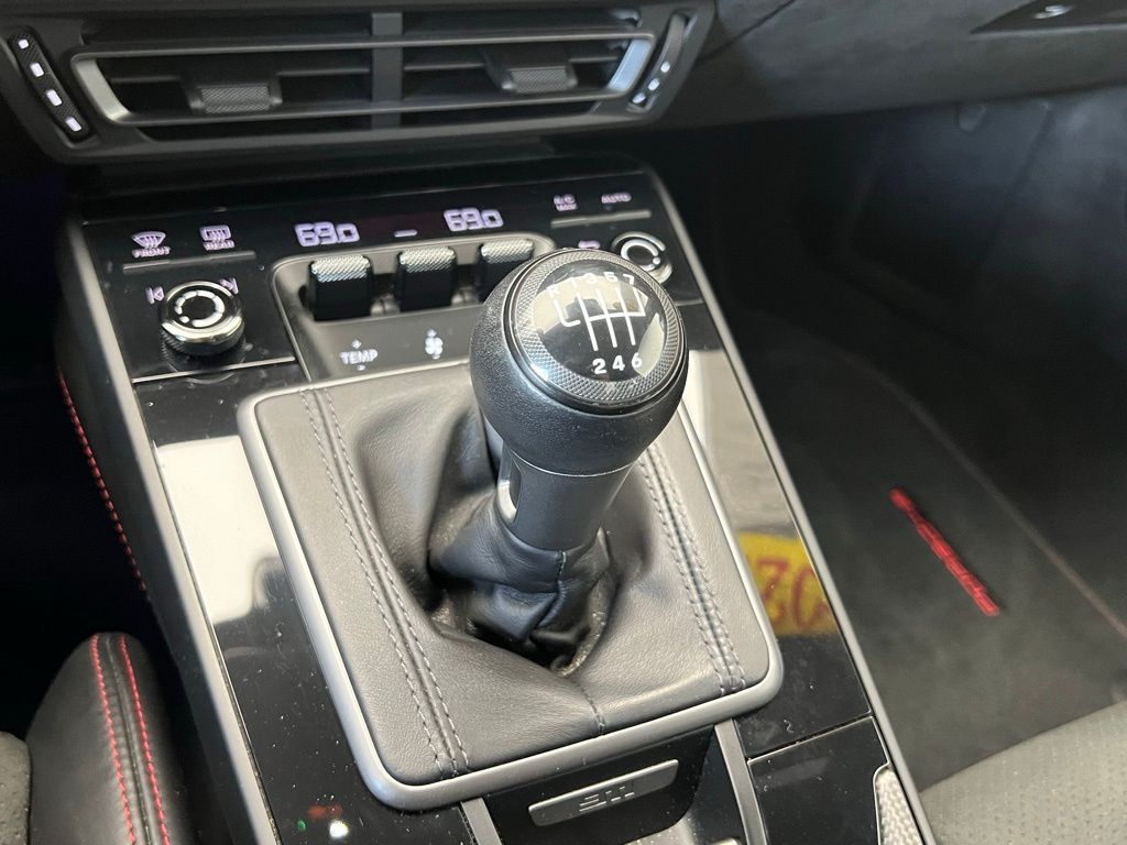 Thumbnail: 2022 Porsche 911 - 11