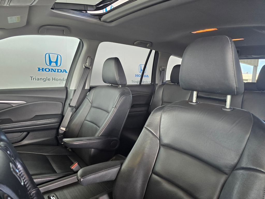 Thumbnail: 2016 Honda Pilot - 11