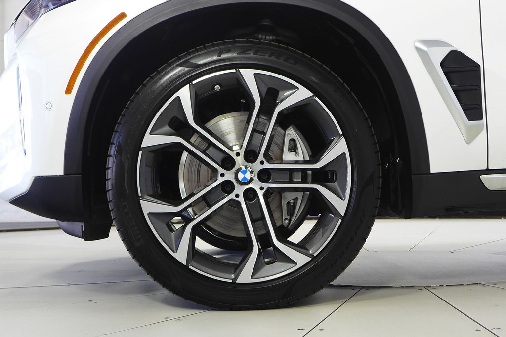 Thumbnail: 2026 BMW X5 - 5