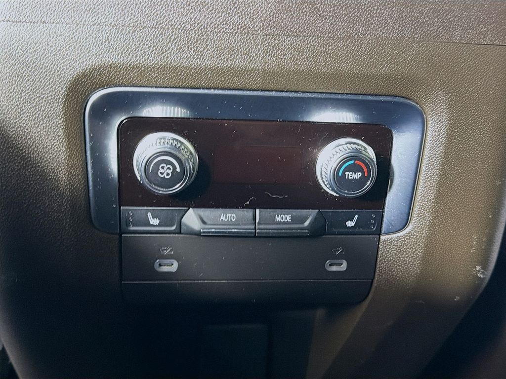 Used 2024 GMC Yukon XL SUV
