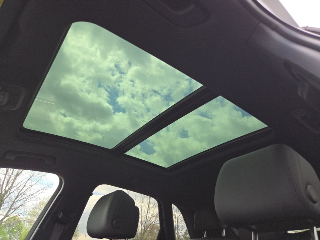 Used 2025  Audi Premium image 3