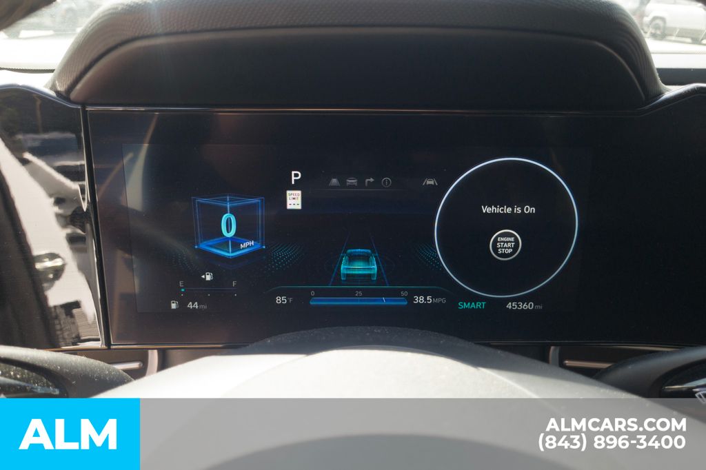 Used 2024 White Hyundai SEL image 12
