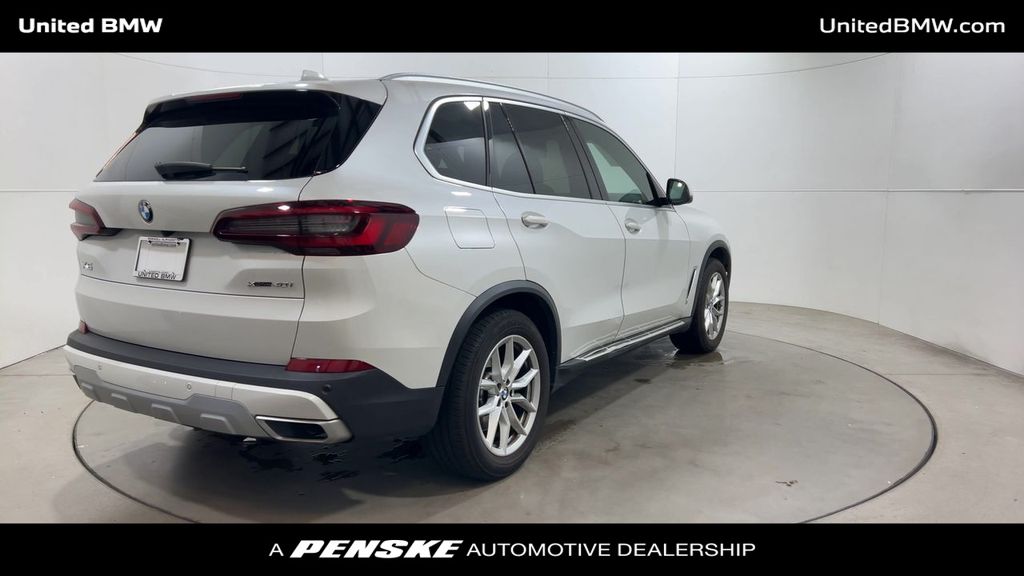 Thumbnail: 2021 BMW X5 - 8