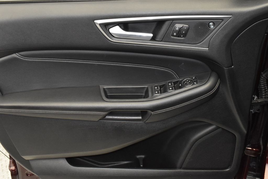 Thumbnail: 2022 Ford Edge - 11
