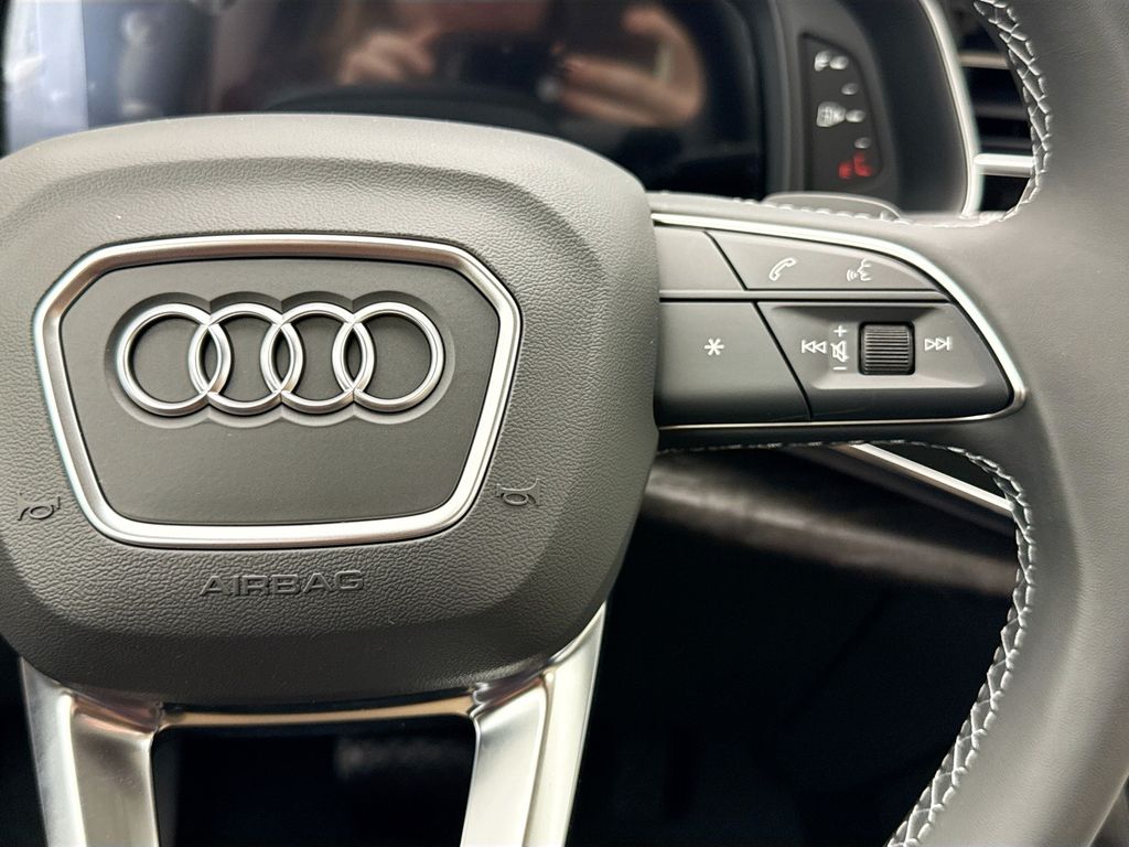 Thumbnail: 2026 Audi Q7 - 12