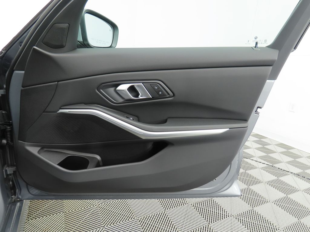 Thumbnail: 2026 BMW 3 Series - 24