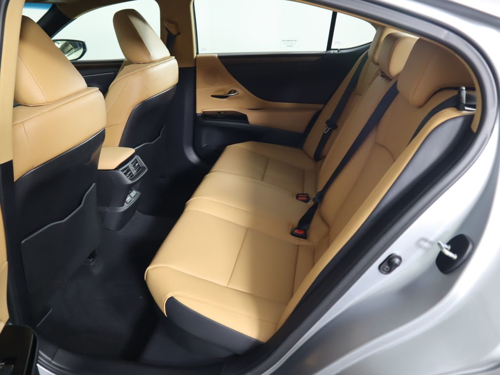 Thumbnail: 2025 Lexus ES - 22