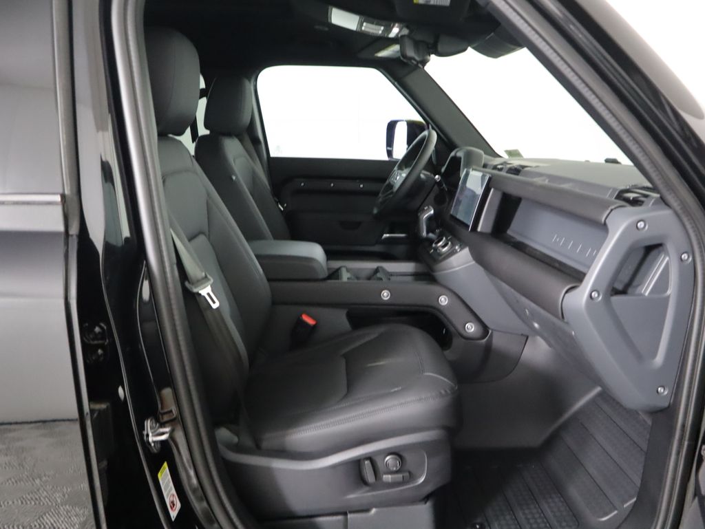 Thumbnail: 2025 Land Rover Defender - 21