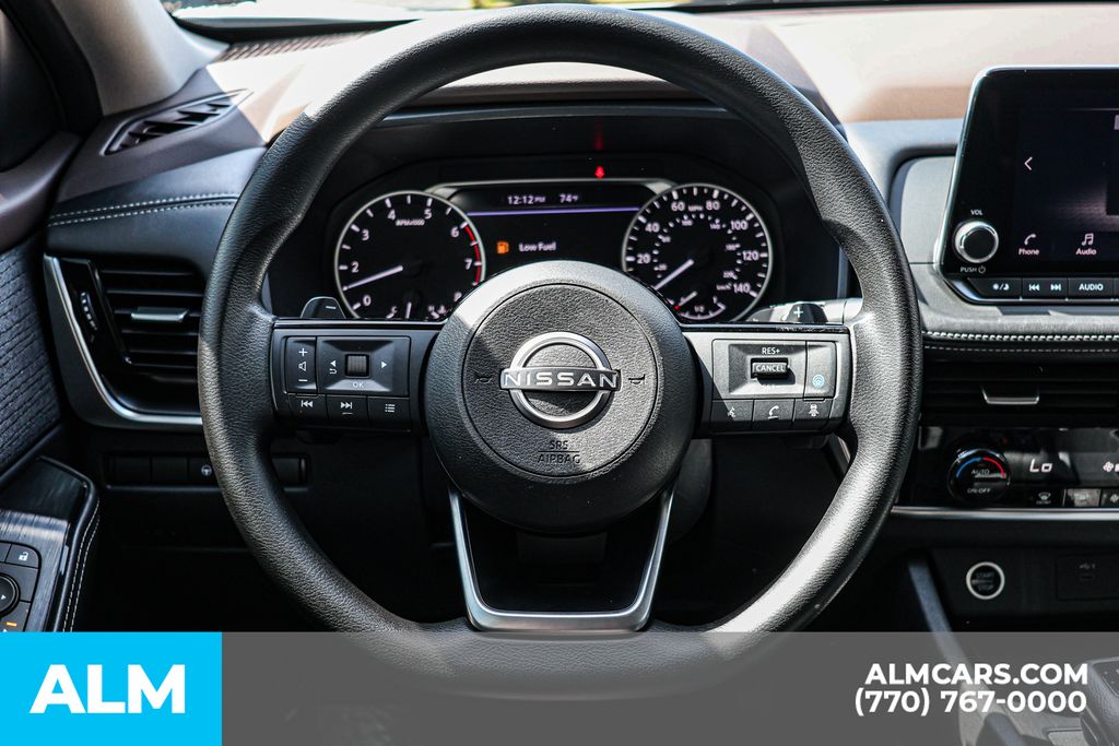 Used 2022 White Nissan SV image 31