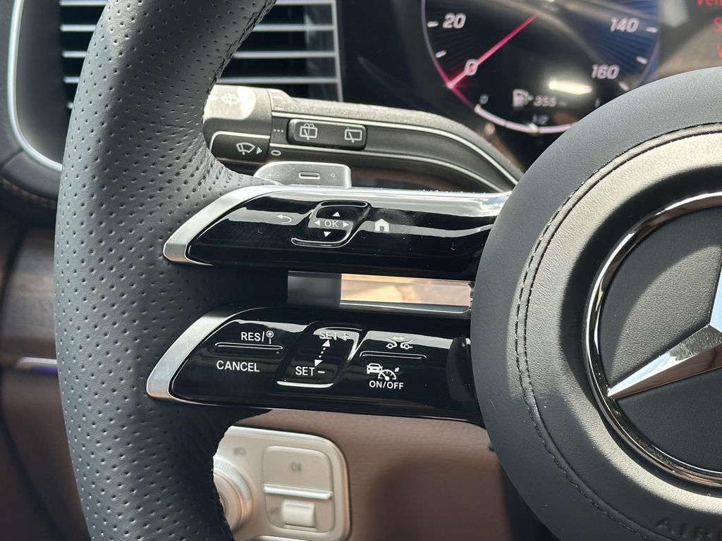 2025 Mercedes-Benz GLS 450 4MATIC 15