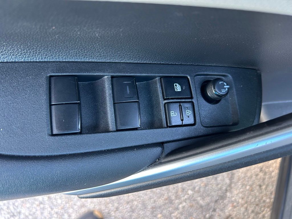 Thumbnail: 2023 Toyota Corolla Cross - 16