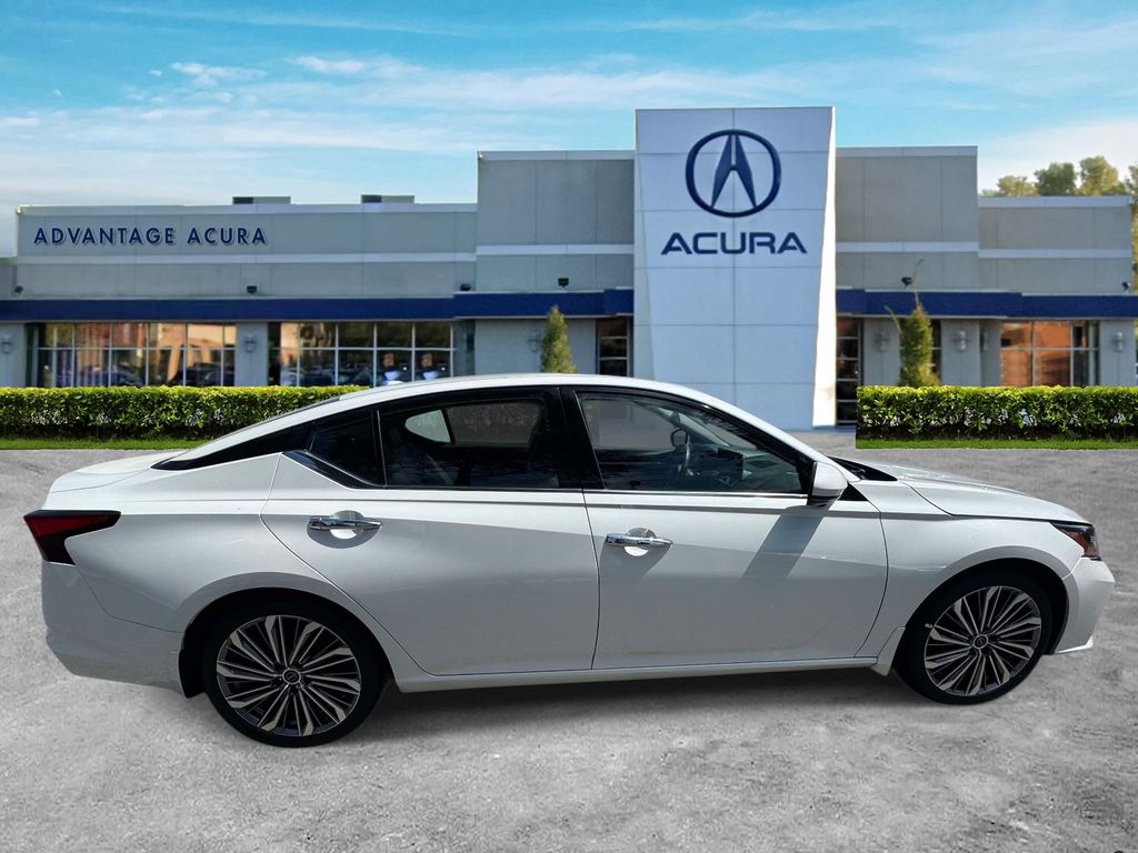 Used 2024 Nissan Altima Sedan