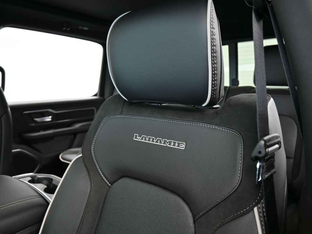 New 2026 Diamond Black Crystal Pearlcoat Ram Laramie image 17