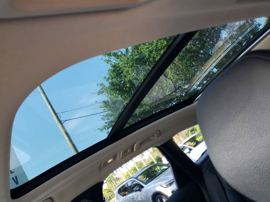 used 2023 Volvo XC60 car, priced at $28,895