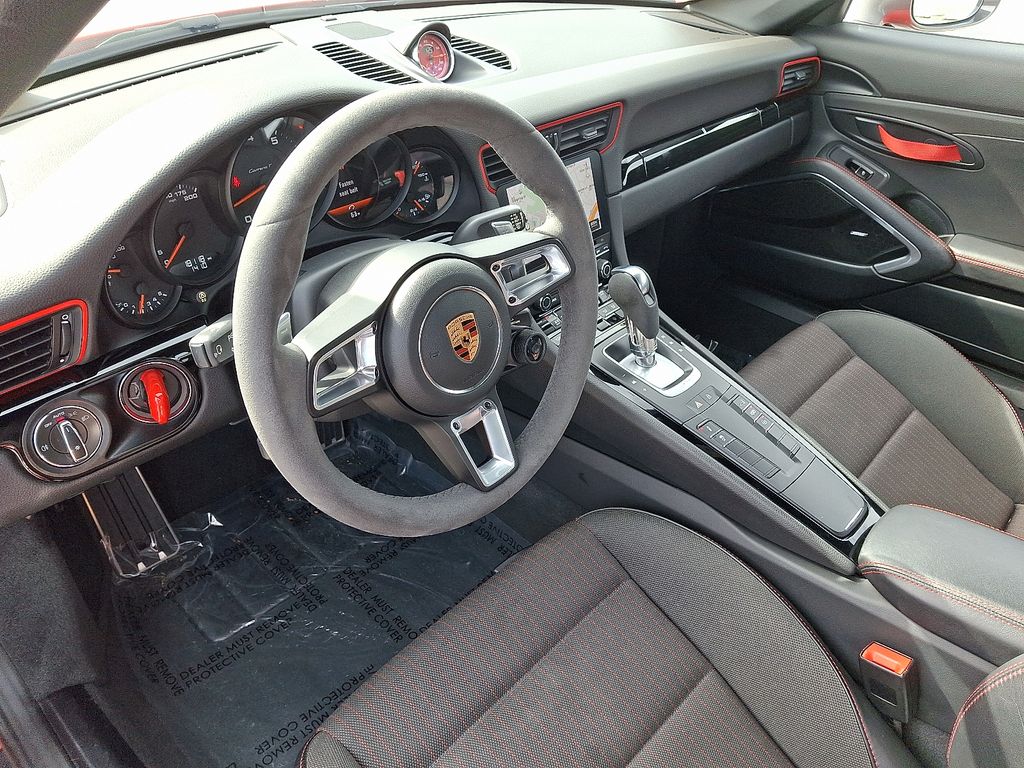 Thumbnail: 2019 Porsche 911 - 4