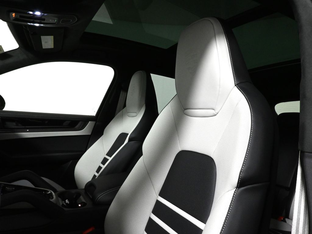 Thumbnail: 2025 Porsche Cayenne - 16