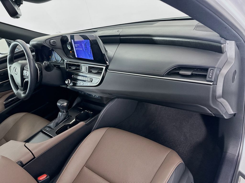 Thumbnail: 2024 Lexus ES - 30