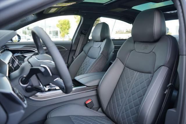 Thumbnail: 2025 Audi S8 - 8