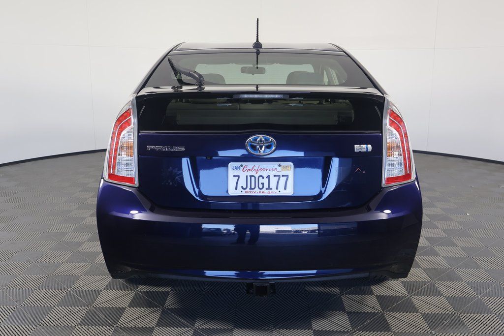 2015 Toyota Prius Three 4