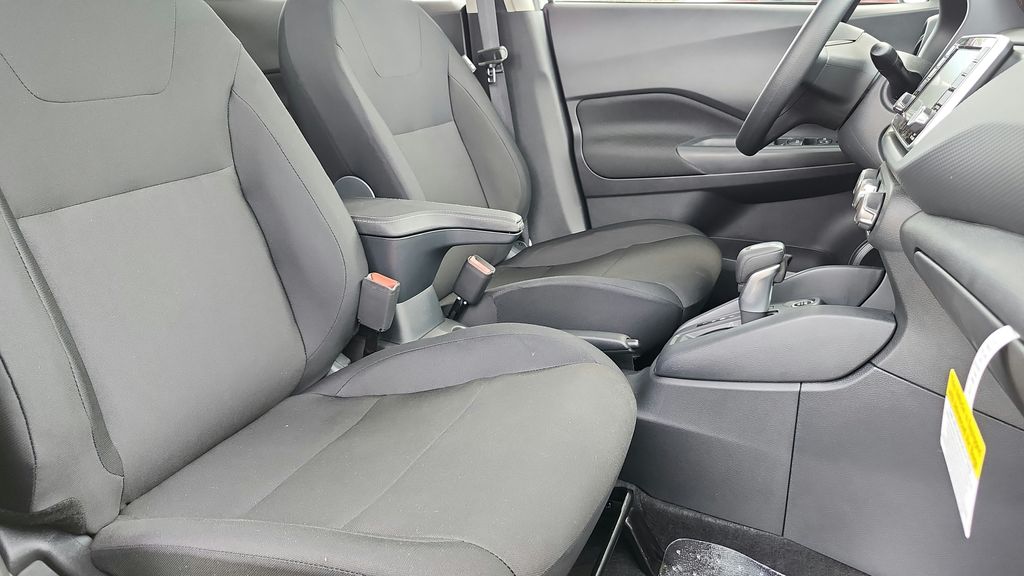2025 Nissan Kicks Play
