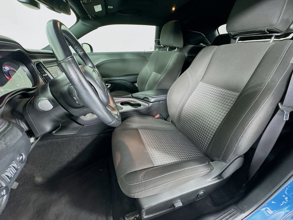 Used Car 2023 Dodge Challenger  Sxt For Sale Under $25,000 In San Antonio, Texas