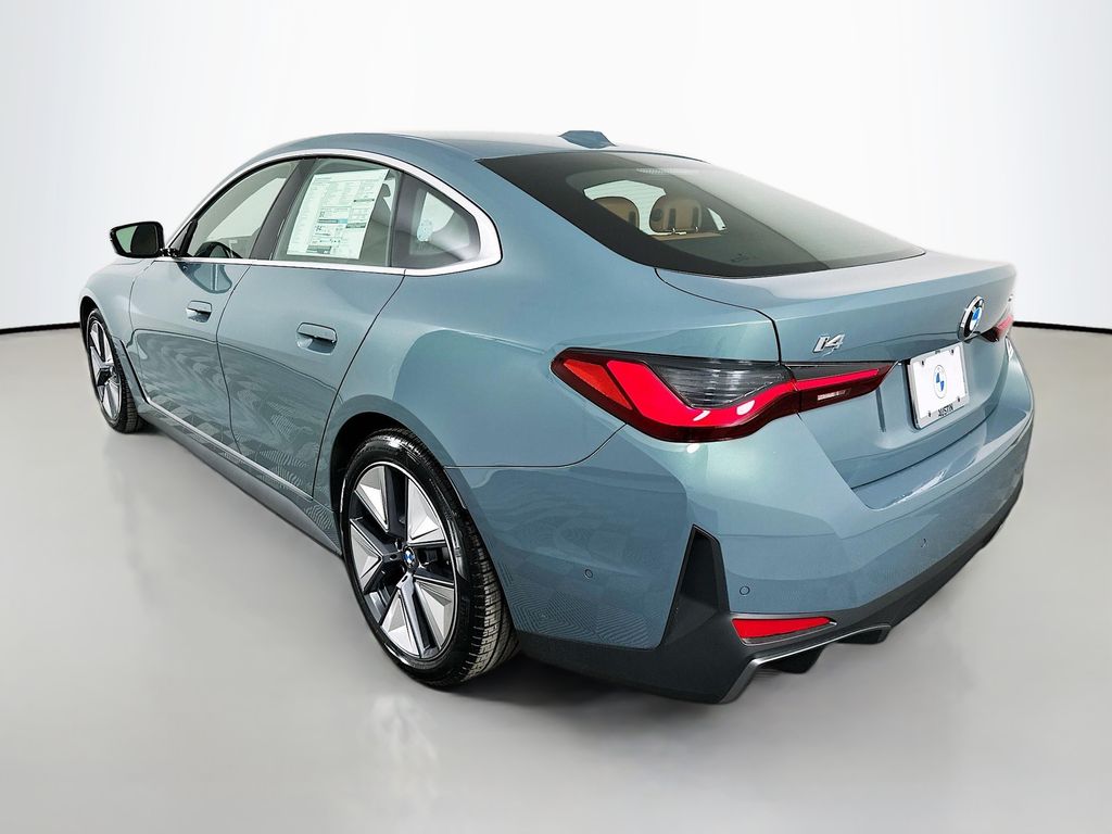 Thumbnail: 2026 BMW i4 - 7