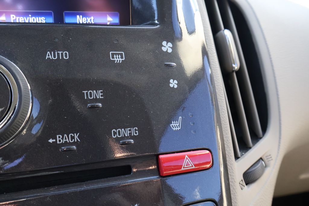 Thumbnail: 2014 Chevrolet Volt - 24