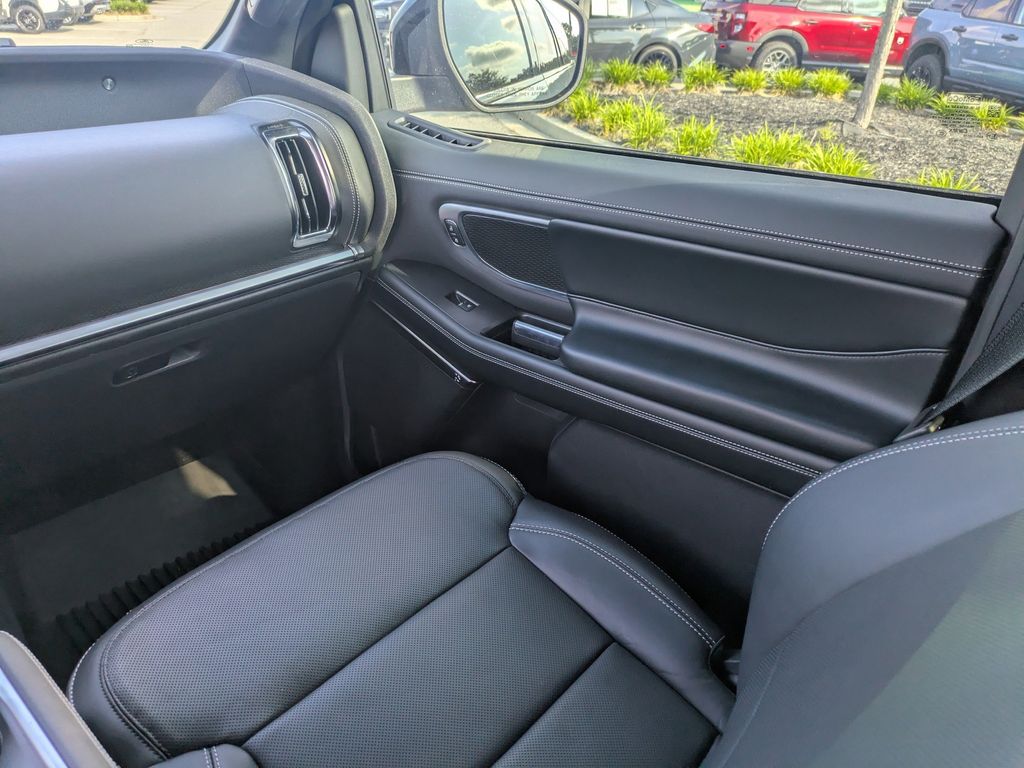 2025 Ford Expedition Platinum MAX