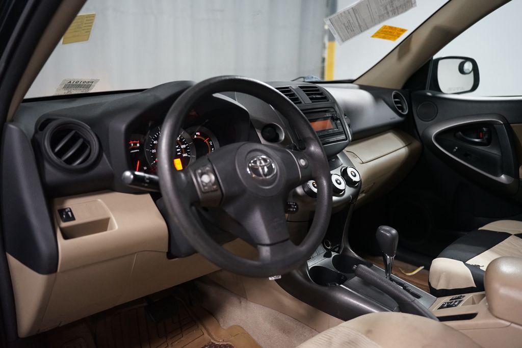 Thumbnail: 2012 Toyota RAV4 - 6