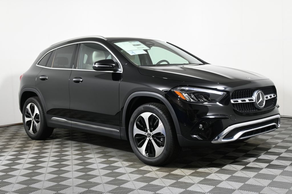 2025 Mercedes-Benz GLA 250 4MATIC 8