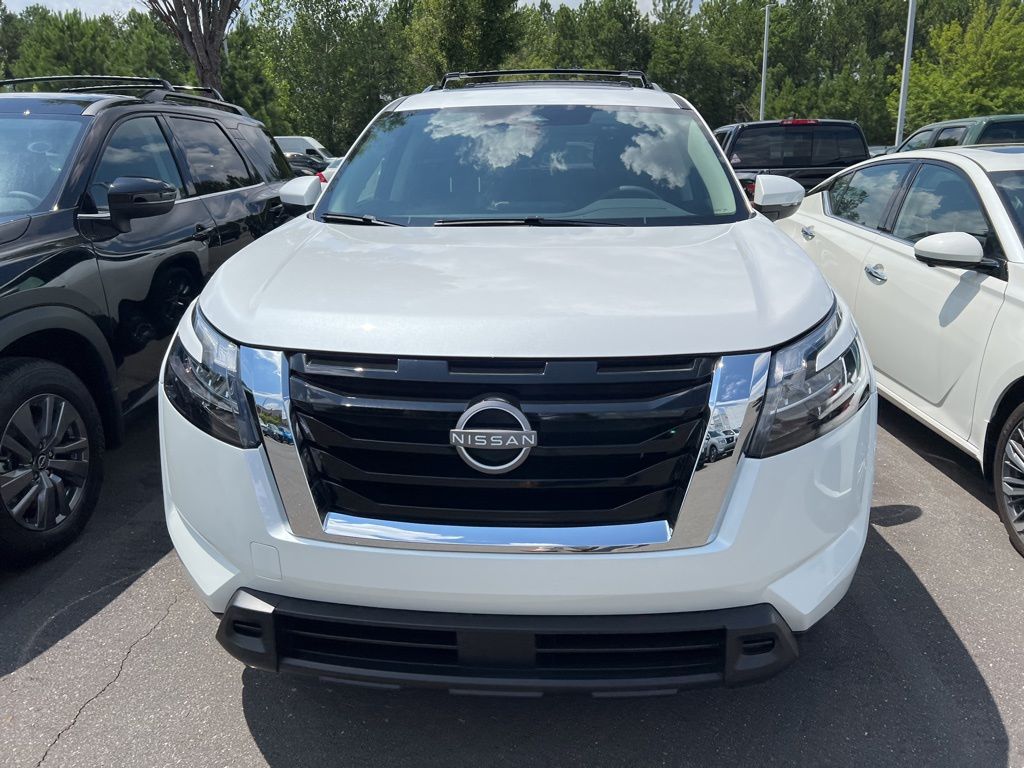 2025 Everest White Pearl Tricoat Nissan Pathfinder SV FWD SUV