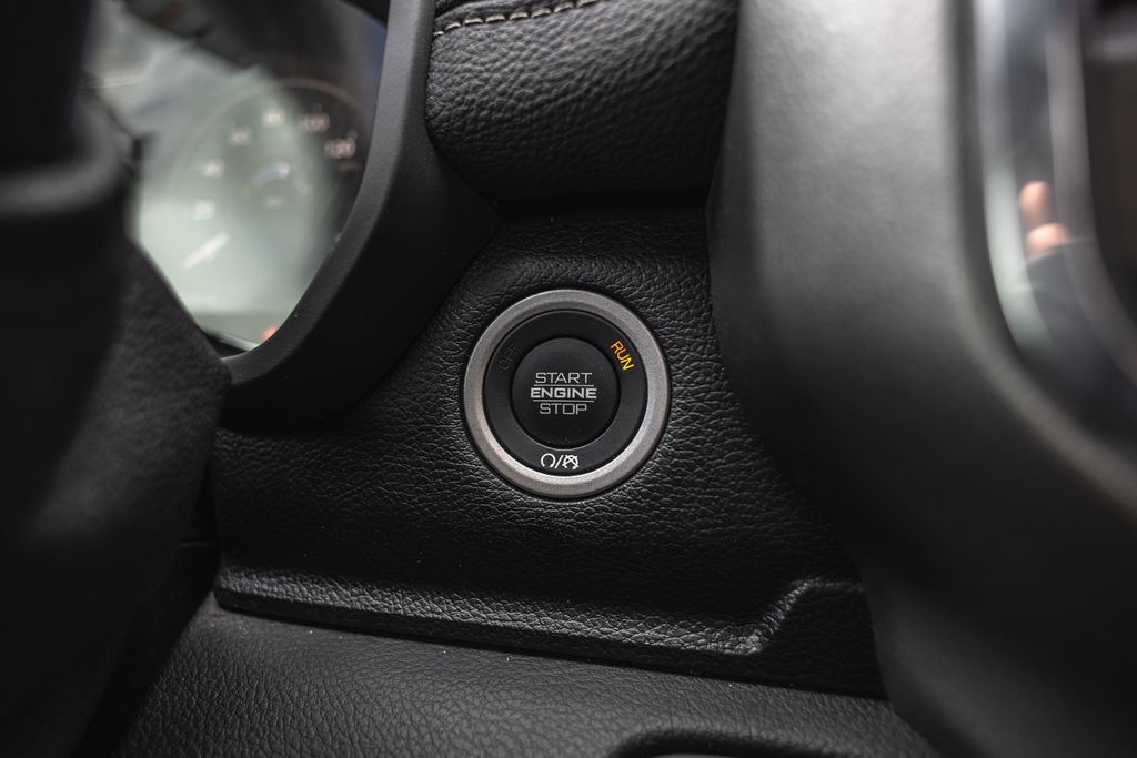 2025 Ram 3500 Laramie thumbnail 17