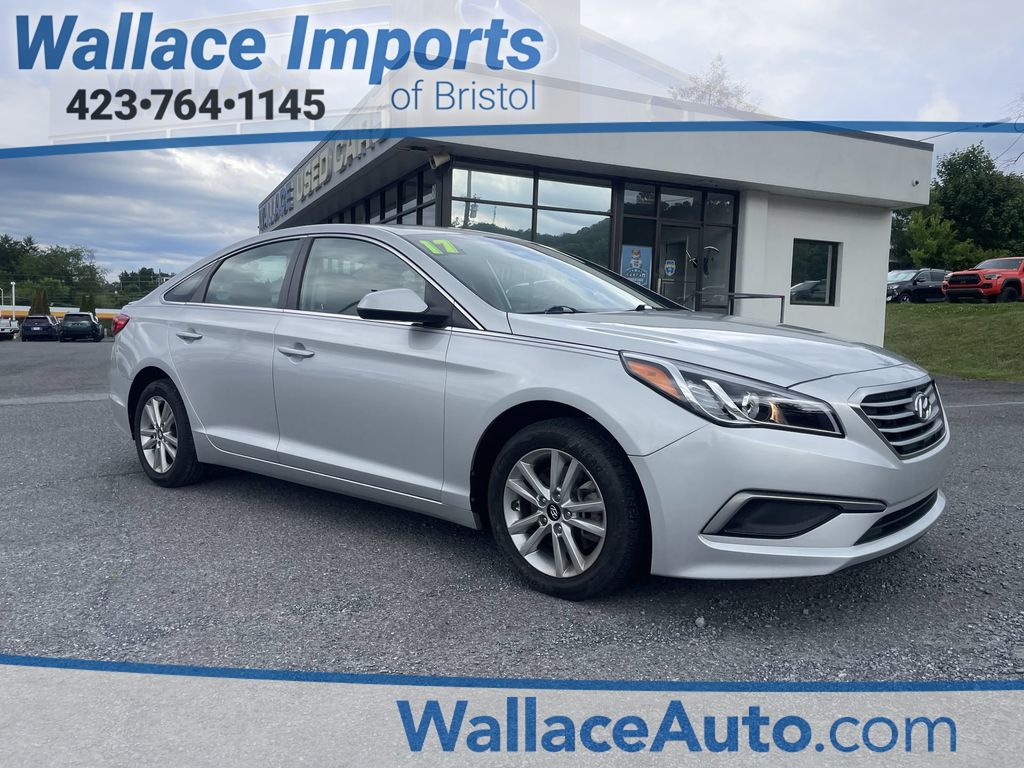 Symphony Silver 2017 Hyundai Sonata FWD Sedan Front-Wheel Drive 6-Speed Automatic