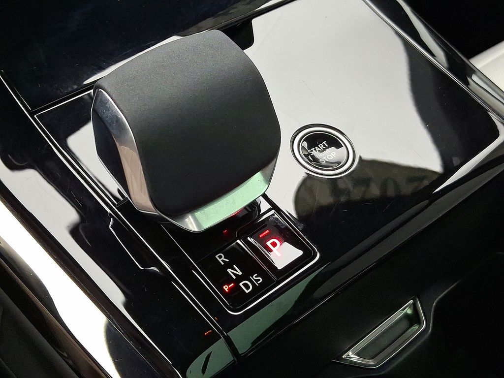 Thumbnail: 2024 Land Rover Range Rover Sport - 16