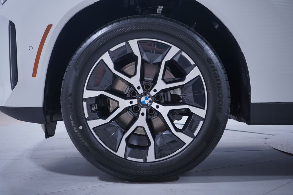 Thumbnail: 2026 BMW X3 - 2