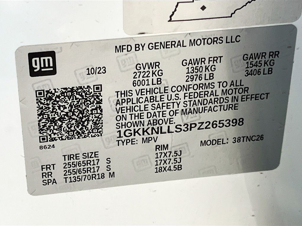 Used 2023 Summit White GMC AT4 image 34