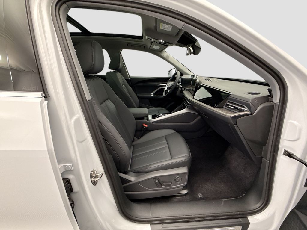 Thumbnail: 2025 Audi Q5 - 20