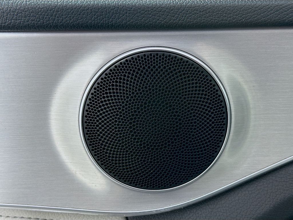 Thumbnail: 2015 Mercedes-Benz C-Class - 18