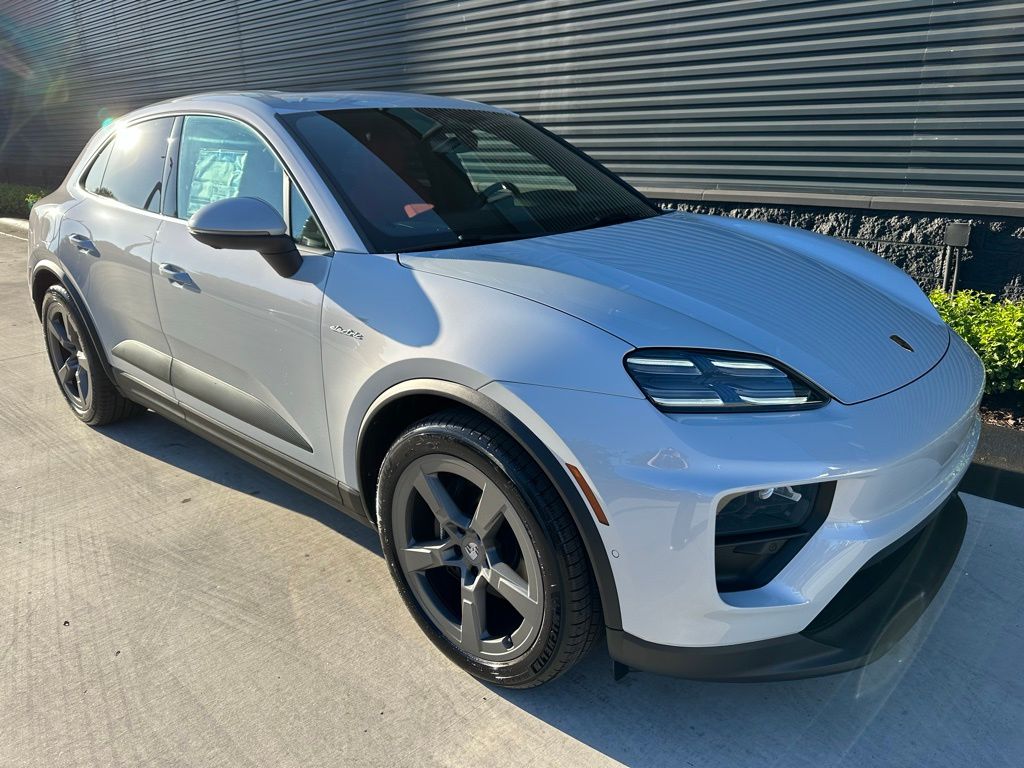 Thumbnail: 2025 Porsche Macan - 11