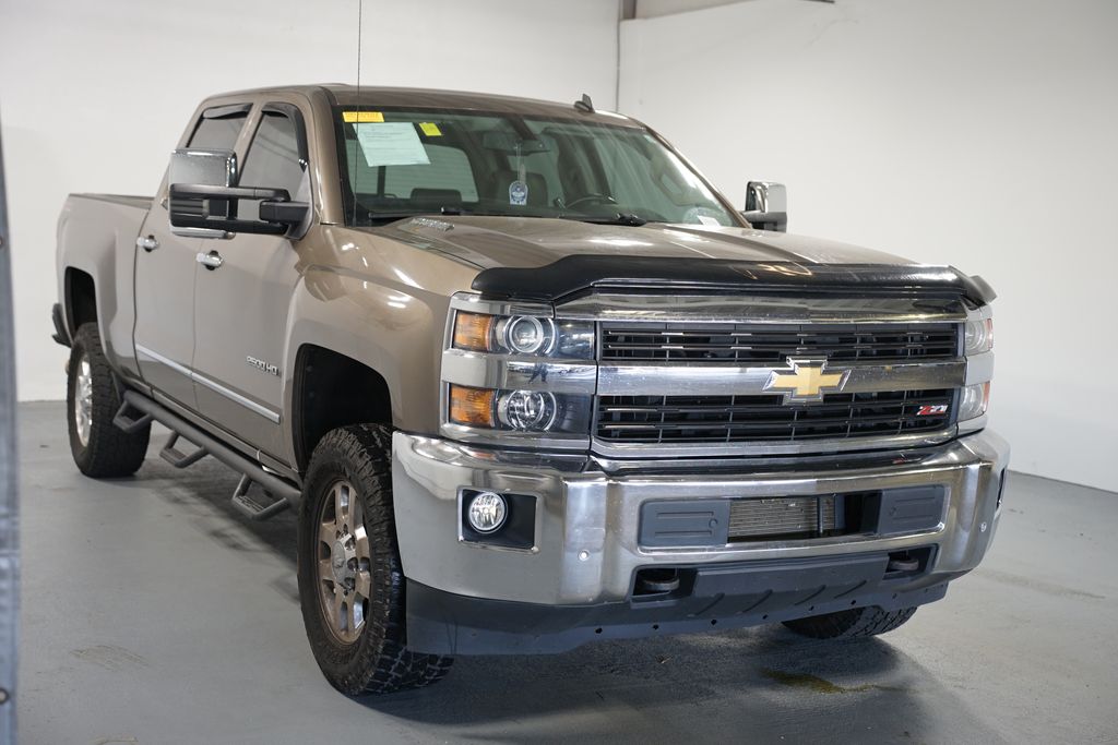 Thumbnail: 2015 Chevrolet Silverado 2500 - 3